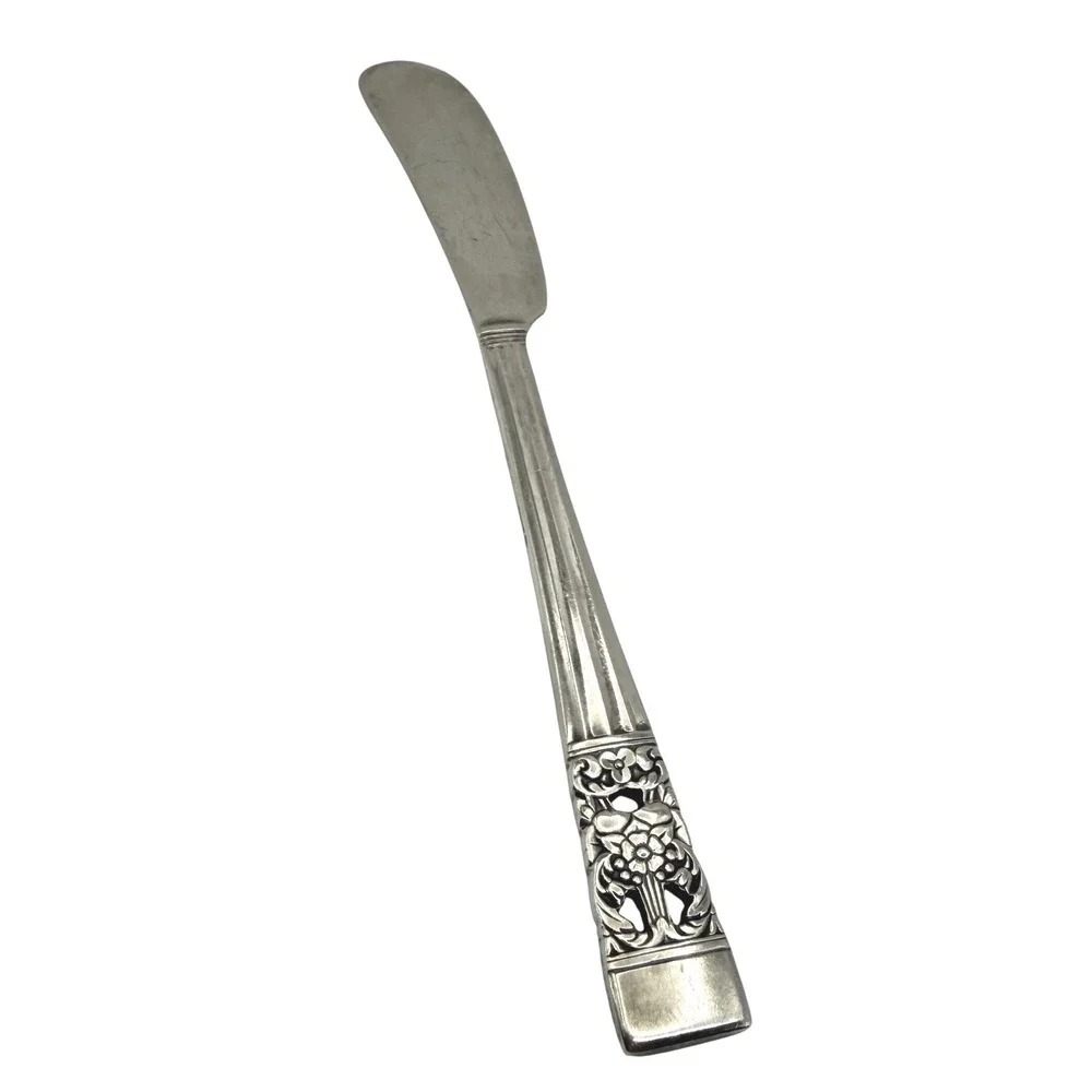 Vintage Silverplate Butter‎ Knife Floral Pierced Handle ~6.5